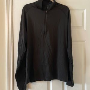 Black mens Lululemon pullover 1/4 zip.